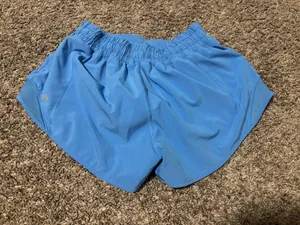 Lululemon Shorts Hotty Hot 2.5 thumbnail 2