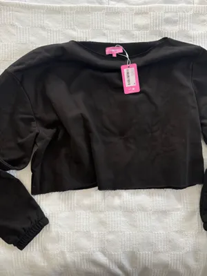 Edikted Aveline Off Shoulder Light Sweatshirt thumbnail 2