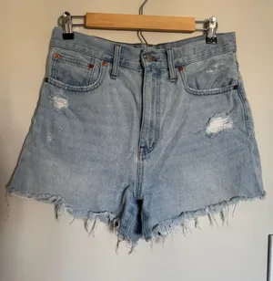Madewell Mom Jean Short Light Wash Fray Hem High Waist Size 27 / 28 thumbnail 1