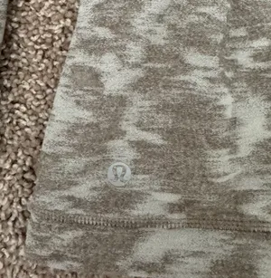 Lululemon Olive Green Long Sleeve Runners Top thumbnail 2