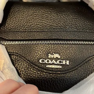 COACH NWT gorgeous black pebble leather crossbody handbag thumbnail 3
