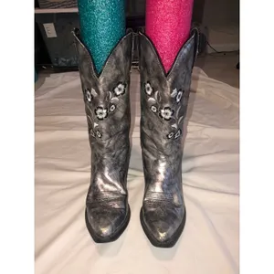 Durango Silver Western Boots Womens Size 9.5 Embroidered Vegan Cowgirl FLAW thumbnail 5