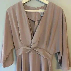 Asos Dress Woman's Size 4 Dusty Rose Bat Wing 3/4 Sleeve V-Neck‎ Knee Length thumbnail 2
