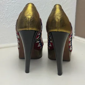 Donald J Pliner Couture Embroidered Peep Toe Platform Pumps Gold Red‎ Blue 6.5M thumbnail 8