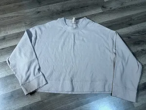 H&M tan sweater thumbnail 1