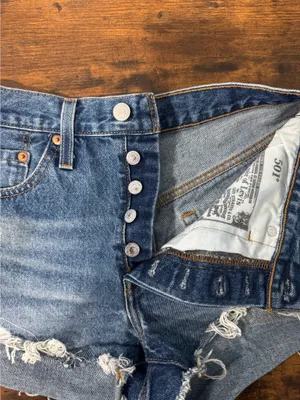 Levi’s 501 Jean Shorts thumbnail 3