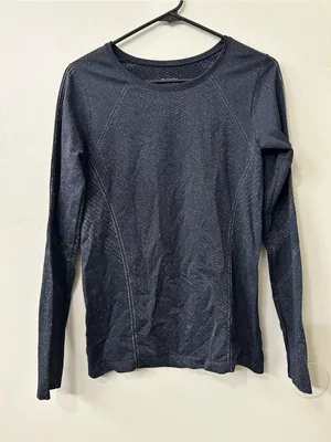 Athleta Black Silver Metallic Base Layer Glitter Flurry Sparkle Top Sz M thumbnail 1