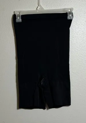 Spanx Women Black High-Waist Shapewear Compression Sculpting Seamless Shorts M‎ thumbnail 1