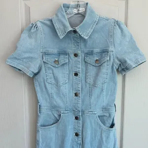 Avec Les Filles Light Wash‎ Denim Short Sleeve Button Front Utility Jumpsuit 26 thumbnail 6