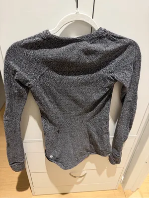 Lulu lemon Women's Black Heather Long-Sleeve Athletic Top thumbnail 2