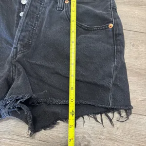 Levi's 501 Original Shorts Womens W29 Black Denim Cutoff Button Fly Raw Hem thumbnail 6