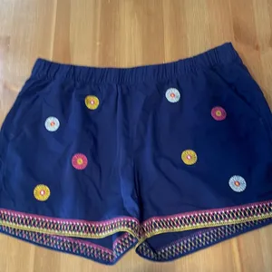 Embroidered boho floral elastic pull on Madewell short with pockets thumbnail 5