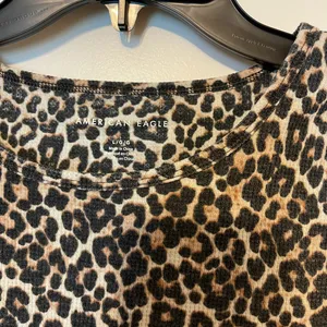 crop top thumbnail 2