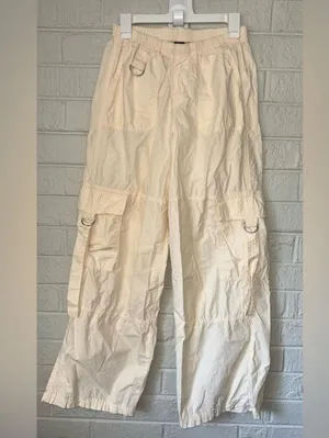 NWT WILD FABLE L wide cargo pants Women’s Ivory Baggy Paratrooper Sz L ✨ thumbnail 3