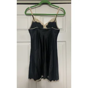 Lingerie thumbnail 4