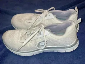 Skechers Memory Form Sneakers thumbnail 1
