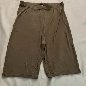 PrettyLittleThing Women's Green Brown Basic Cycle Shorts Tan size US 4 thumbnail 1