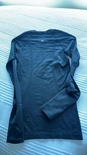 Lululemon Swiftly Long Sleeve Tech thumbnail 2