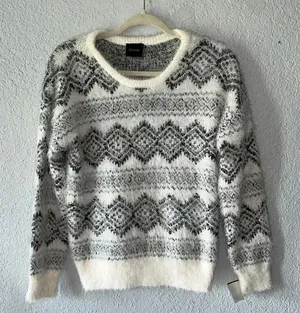 New cozy xs sweater cliche brand fuzzy‎ soft comfortable pattern sweater winter thumbnail 1