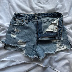 Abercrombie & Fitch Annie High Rise Short thumbnail 7