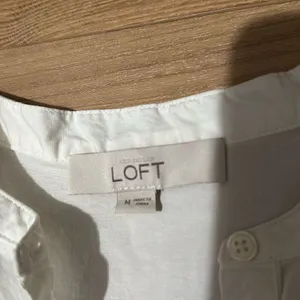 Ann Taylor Loft Size M White‎ Shirt Blouse Top Women thumbnail 2