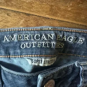 American Eagle distressed size 8 Skinny normcore jeans thumbnail 2