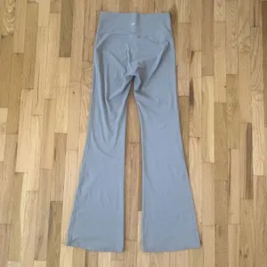 🌲Fabletics PureLuxe High Waisted Flare Yoga Leggings Lululemon Align Inspo M thumbnail 4