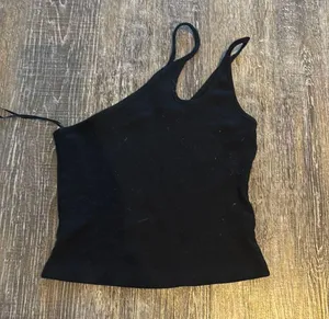 Princess Polly One-Shoulder Top Black thumbnail 1