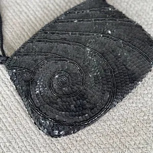 Vintage 70s LaRegale Hand Made Black Beaded Sequin Formal Dressy Going Out Purse thumbnail 9