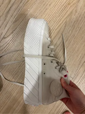 High top Converse Sneakers thumbnail 4