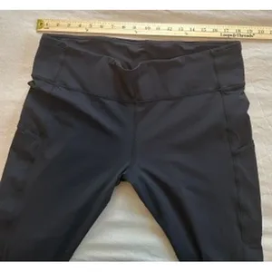 Lululemon Black High Rise Pocket Leggings 7/8 Length Yoga Pants Size 12 thumbnail 4