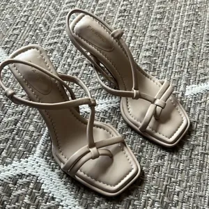 FRAME Addison leather slingback heels sz 5.5 thumbnail 1