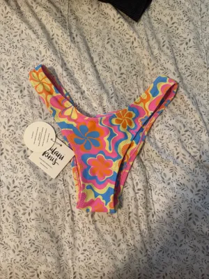 Kulani Kinis Bikini Set thumbnail 2
