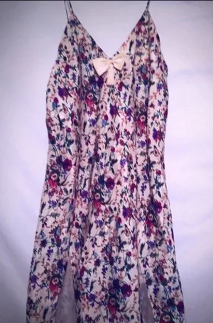 Victorias Secret M Vintage Field of Flowers Floral Night Gown thumbnail 1