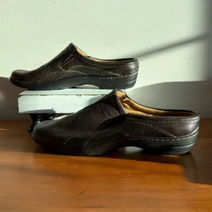 Browns Landing Amy Dark Brown Leather Mules Clogs Shoes‎ Womens 8M FL423-26 thumbnail 2