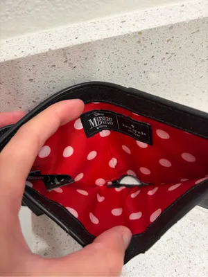 Kate Spade Disney Limited Edition Minnie Mouse Adalyn Leather Wallet thumbnail 5