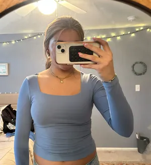 Amazon Blue Square Top thumbnail 1