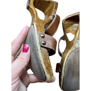 Italian Shoemakers Contesa‎ Wood Look Wedge Brown Sandals Sz 6 Made In Italy thumbnail 7