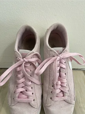 Women's Pink Suede Low-Top Nike Sneakers thumbnail 4