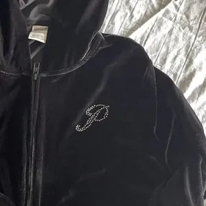 Victoria's Secret Velour Hoodie Sweatshirt Size XL Black Full Zip Rhinestone thumbnail 5