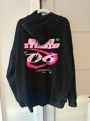 Boohoo Sweatshirt thumbnail 1