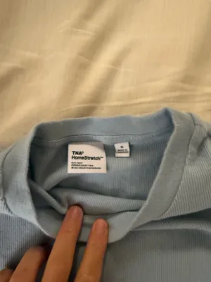 Aritzia tee  thumbnail 2