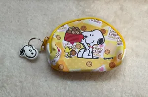 Yellow snoopy coin purse thumbnail 1