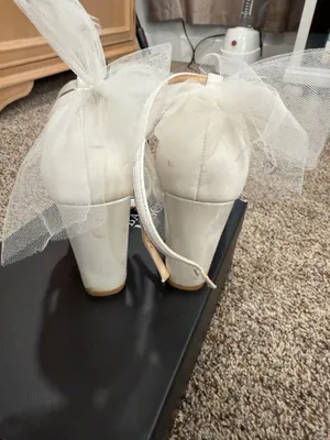 Badgley Mischka Wedding Bow Heels thumbnail 3