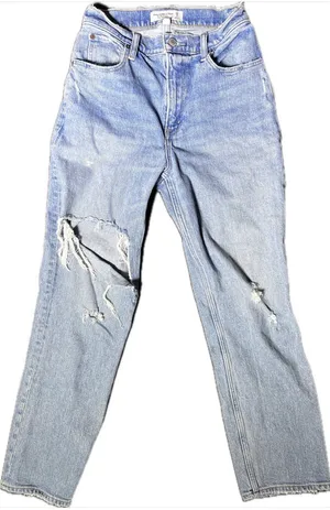 Abercrombie & Fitch The ‘90s Straight Ultra High Rise Light Wash Denim Jean 26/2 thumbnail 1