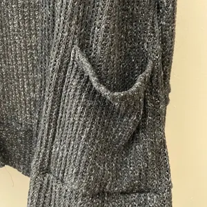 M- Stevie Hender Gray and Silver Knit Mid-Length‎ Cardigan with Pockets thumbnail 3