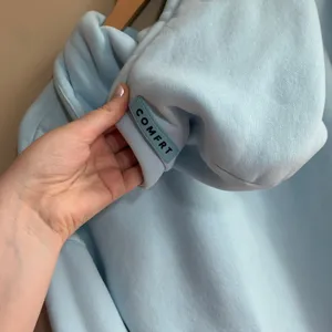 Comfrt light blue hooded sweater hoodie women's size‎ medium kangaroo pockets thumbnail 7