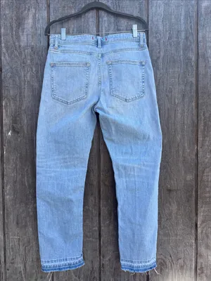 Woman’s Zara Light Blue High Rise Straight Jeans Raw Hem Size 4 thumbnail 4