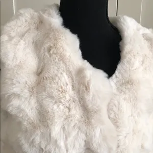 Elegant New off White Faux Fur vest Women thumbnail 8