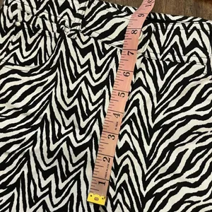 89th + Madison | Zebra Stretch Shorts Black Size 6 thumbnail 9
